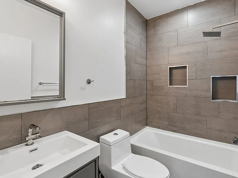 2028 E Fletcher St — Photo 26