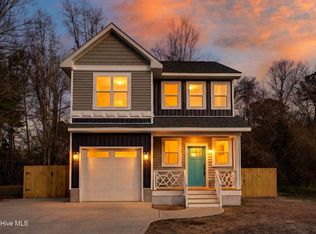 404 S Bodenheimer Street, Burgaw, NC 28425