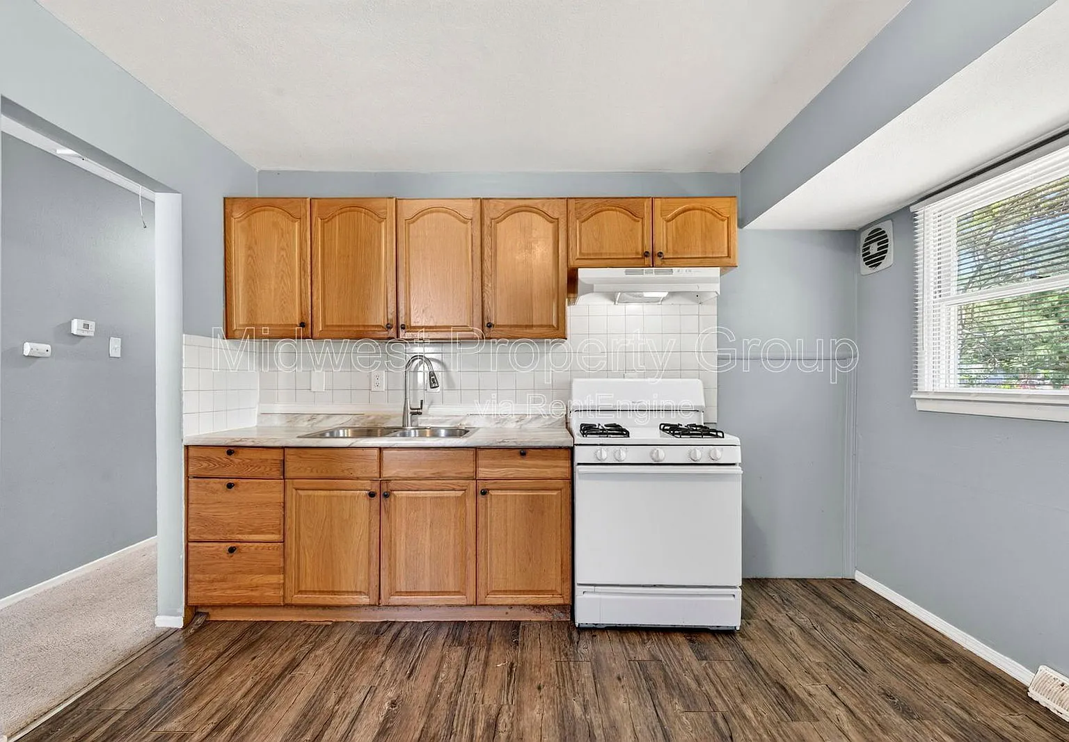 3 bed, 1.0 bath, 854 sqft, $1,025 — Photo 1