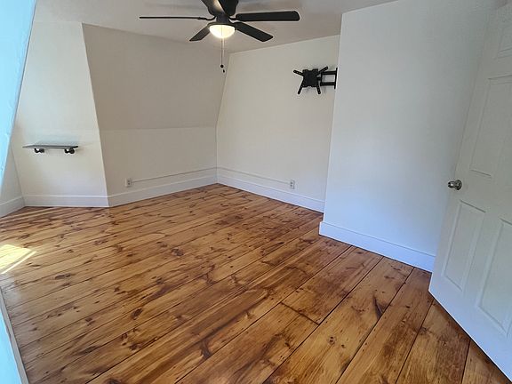 4th image of 364 Cabot St