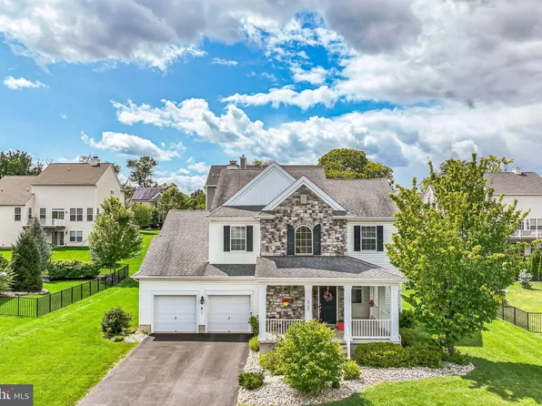 2784 Farmstead Dr, Easton, PA 18040