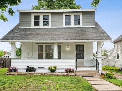 3107 E Ave NE, Cedar Rapids, IA, 52402