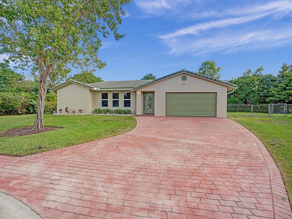 1st image of 4111 NW 106th Avenue