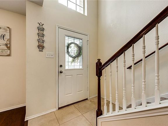4th image of 111 Yosemite Dr