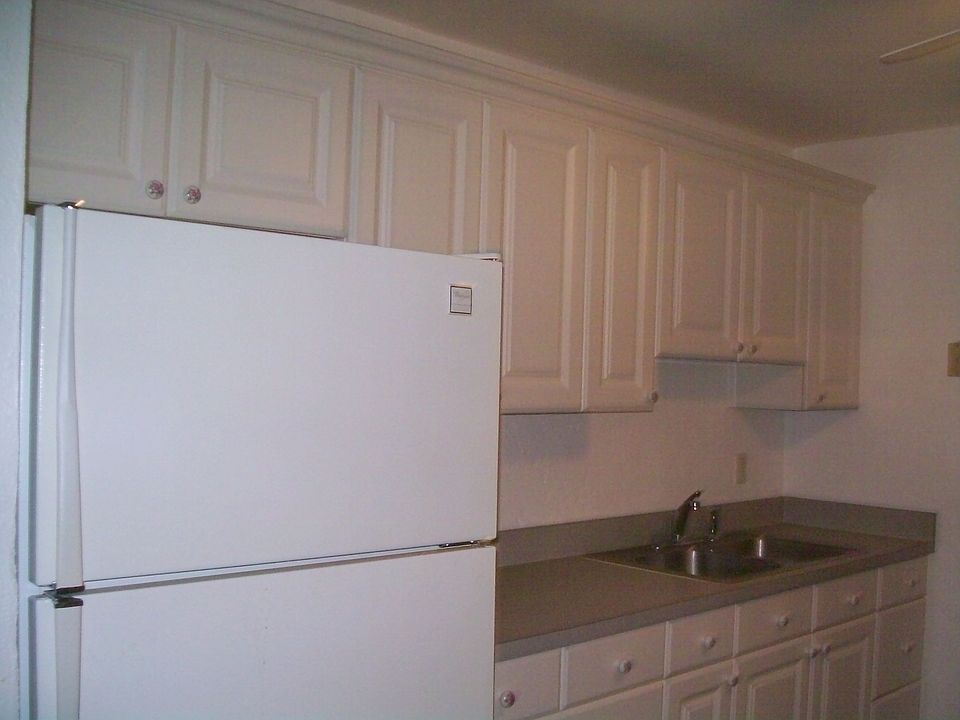 1st image of 54 Poinsettia Dr