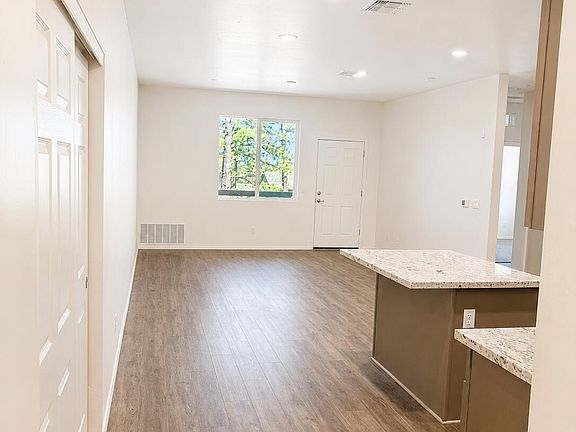 4th image of 2950 W Presidio Dr #204