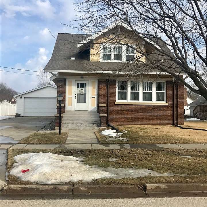 1st image of 906 6th St