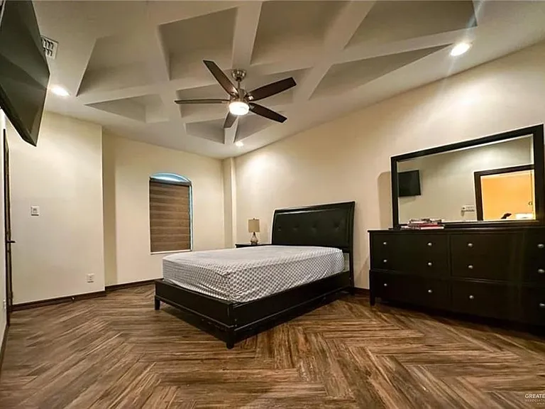 1604 Toni Ln — Photo 12