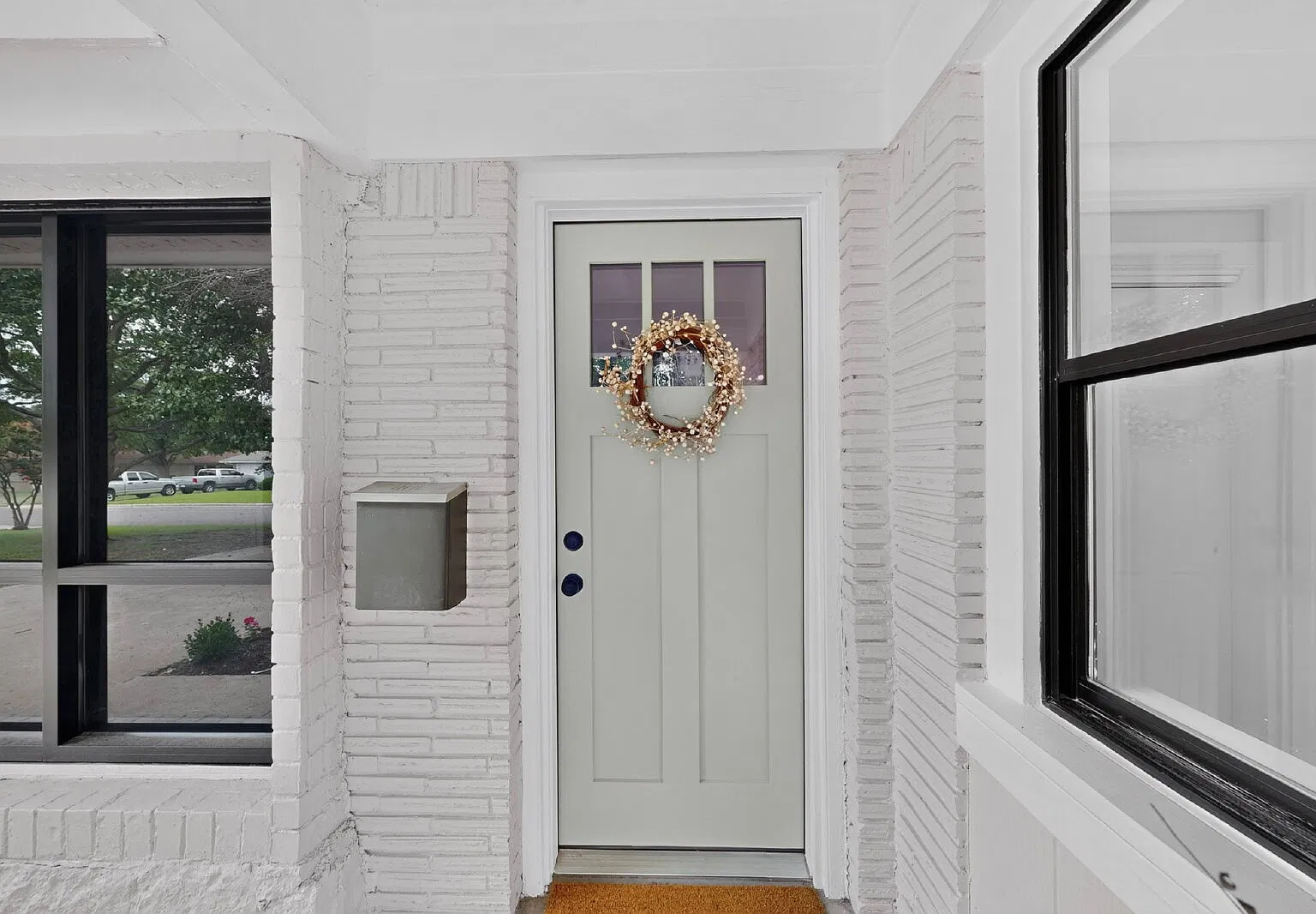 4 bed, 3.0 bath, 1808 sqft, $2,700 — Photo 3