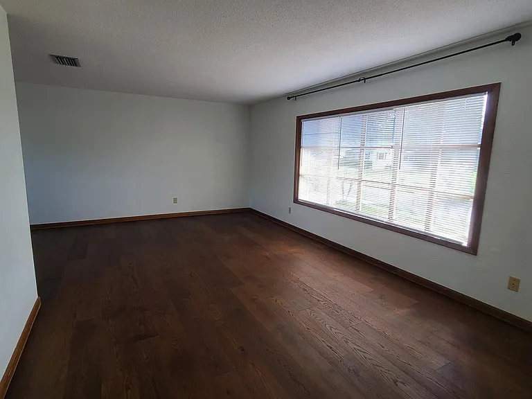 1646 W Paradise Ln — Photo 10