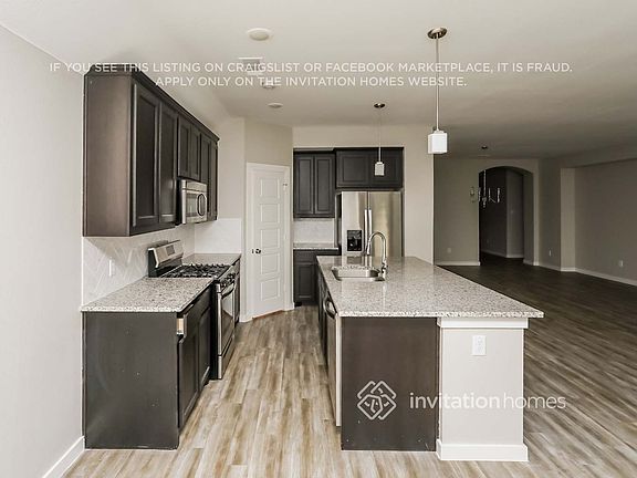 4th image of 1522 Calcot Ln