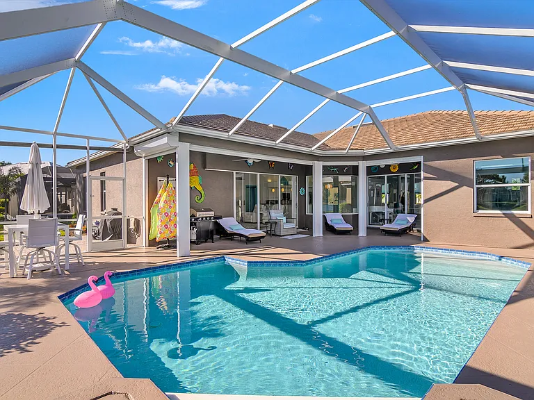 Lanai/pool