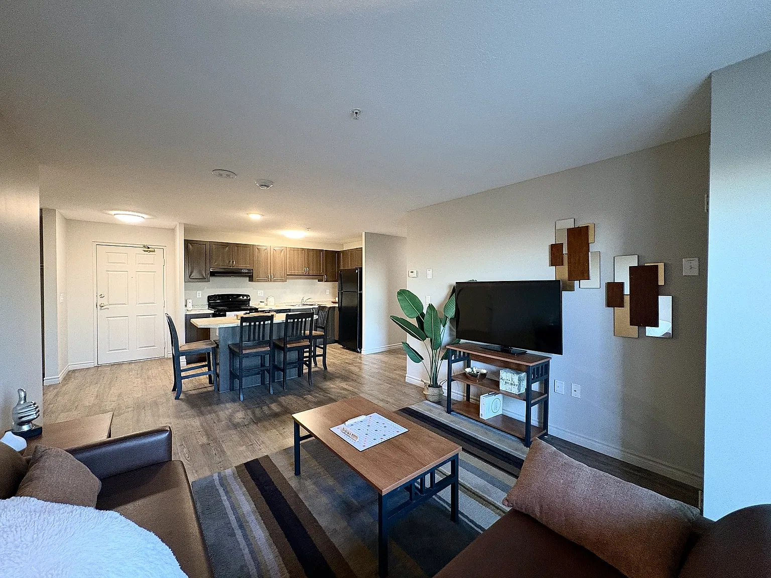 4 bed, 502 sqft, $800 — Photo 4