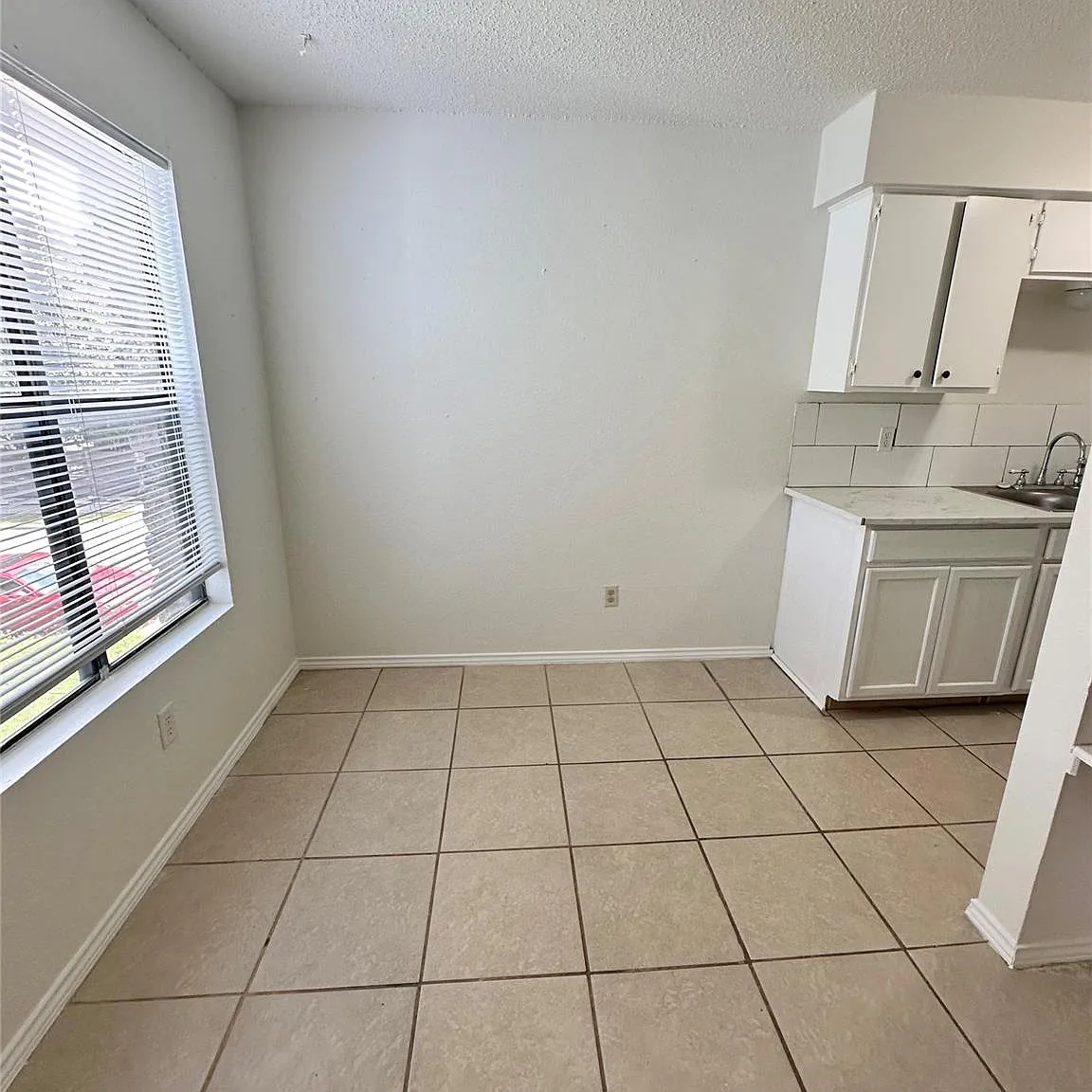 1 bed, 1.0 bath, 450 sqft, $950 — Photo 3