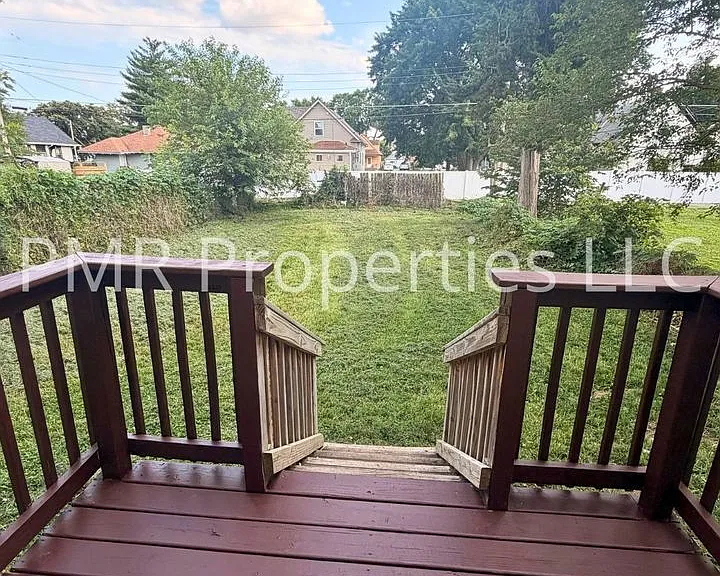 2439 Larimore Ave — Photo 8