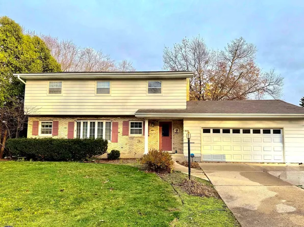 2311 Maywood Cir, Middleton, WI 53562