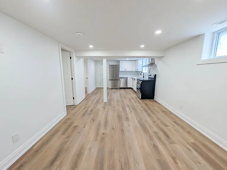 401 Navy St #2 — Photo 2