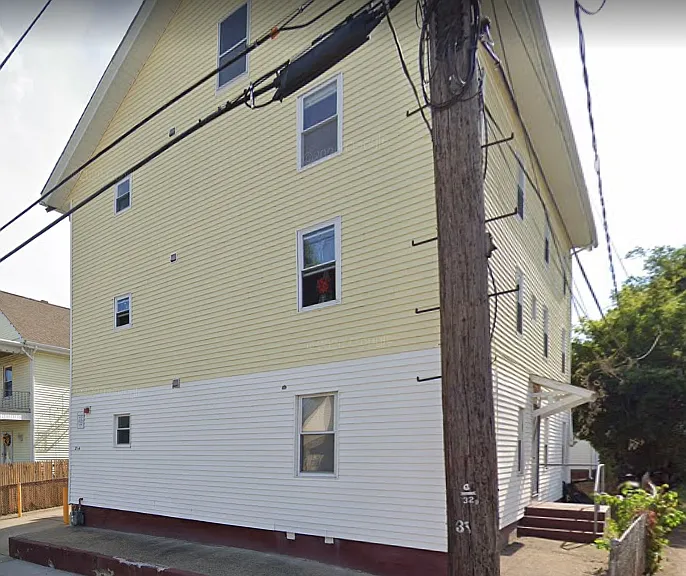212-214 Washington St — Photo 2