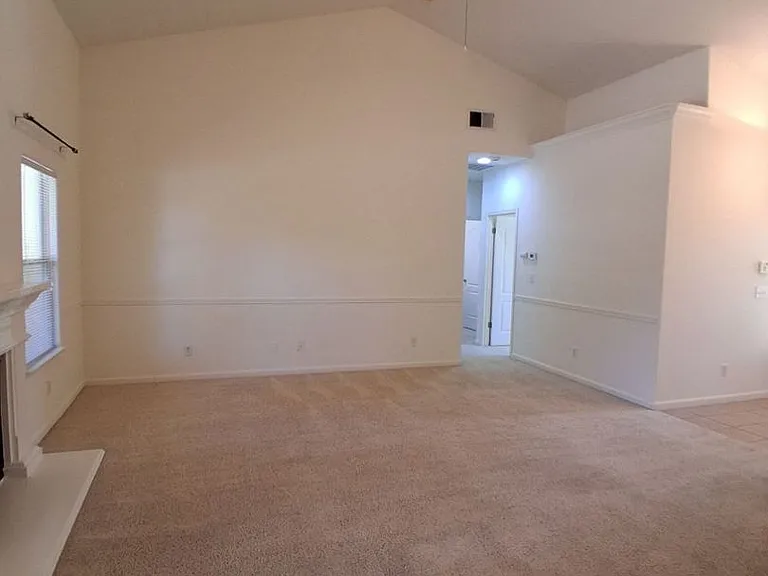 551 Lester Ave — Photo 14
