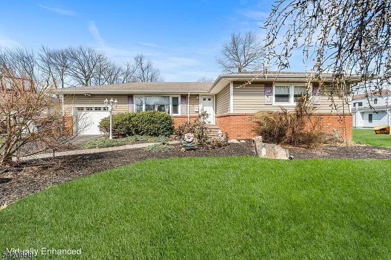 556 Valley Rd photo 1