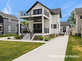 1423 Lakeshore Dr, Muskegon, MI 49441