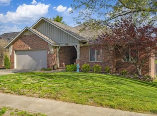 1031 E High Point St, Springfield, MO 65810