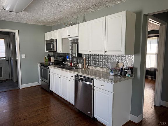 4th image of 811 9th St