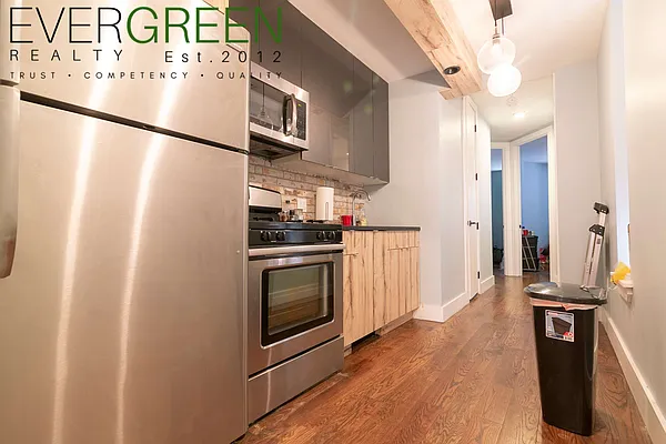 Rented by Evergreen Apartments BK | media 17