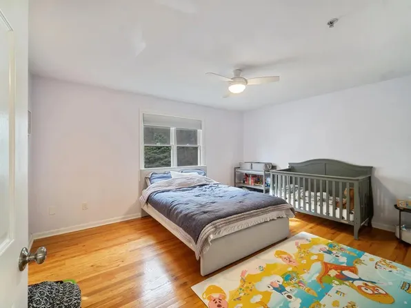 9 Legend Hills Drive image 13 of 19