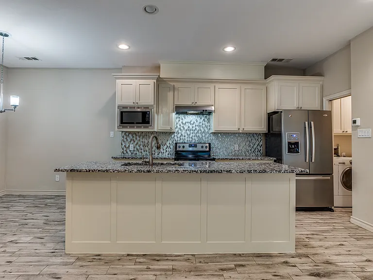 336 Austin Ave — Photo 9