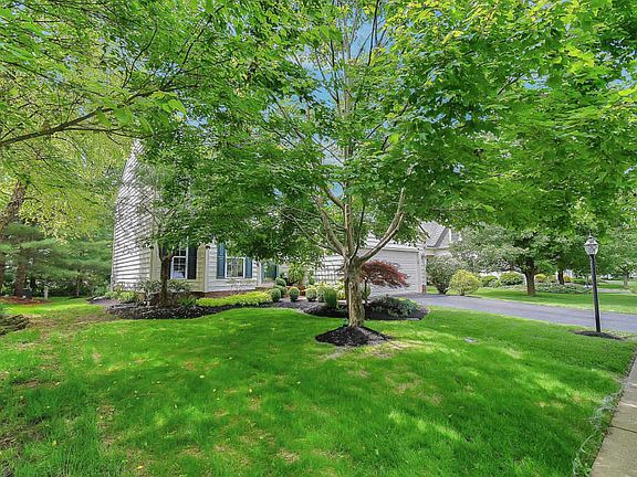 3rd image of 373 Zion Dr