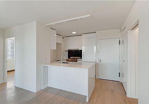 4th image of 301 W 53rd St APT 14K