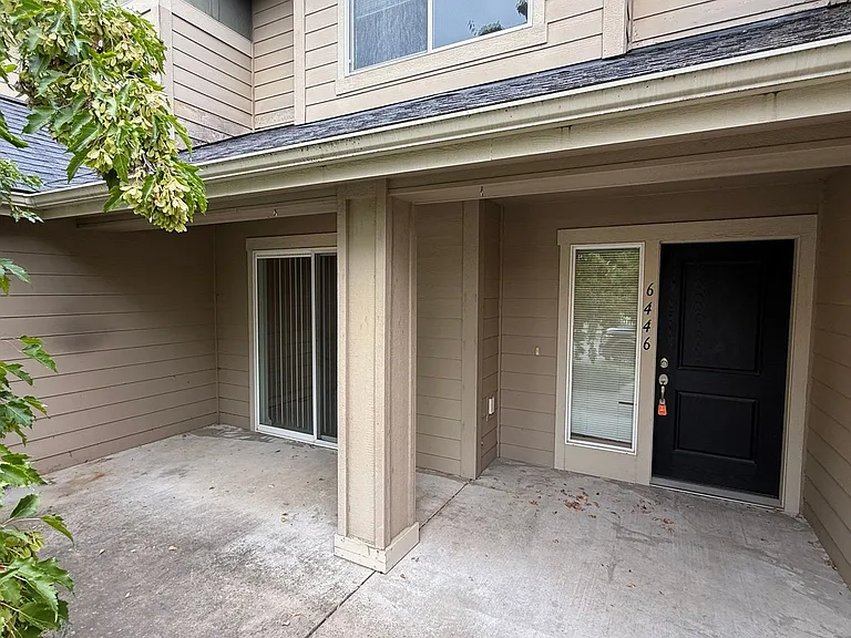 6446 N Descartes Dr — Photo 2