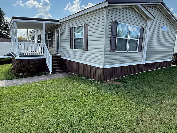 Exterior Image-1-Clayton 122E Countryside Village