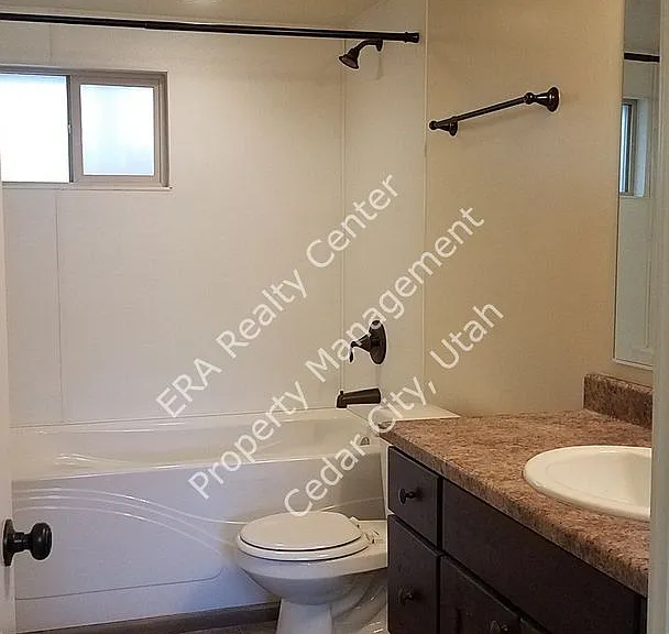 457 N 400 W #B — Photo 4