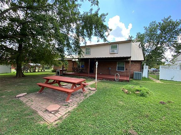 5th image of 220 Wallace Ave