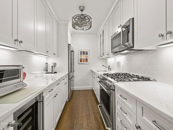 2nd image of 80 E End Ave #4FG