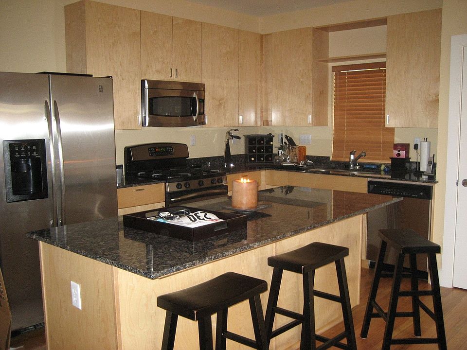 2nd image of 4323 Eigel St