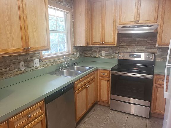 5th image of 3719 Shoreline Dr