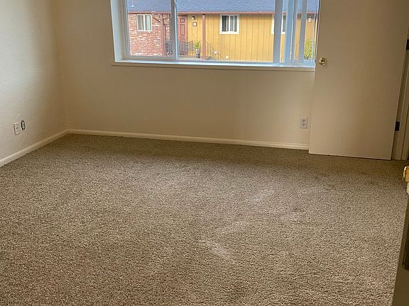 3rd image of 581 Holmes Ln #22