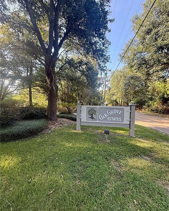 1st image of 30 Oak Grove Way