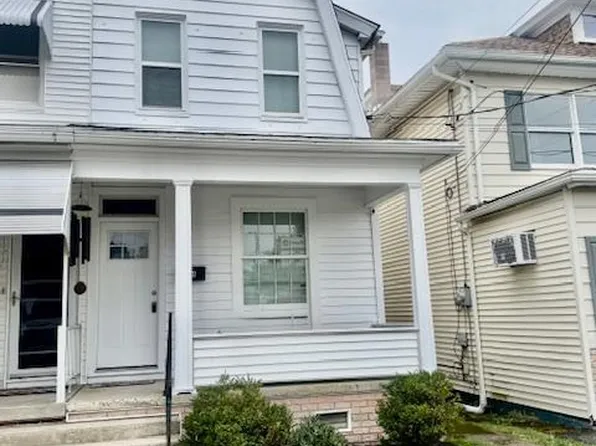 104 S 4th St, Frackville, PA 17931