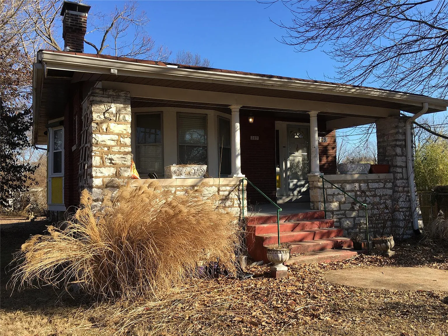 209 Euclid Ave photo 1