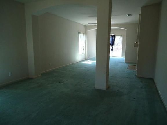 5th image of 2226 Roberta Ave