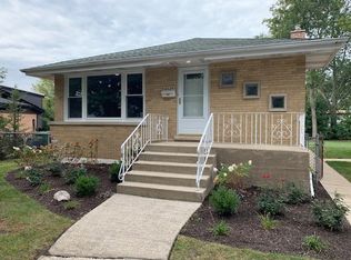 8624 New England Ave, Burbank, IL