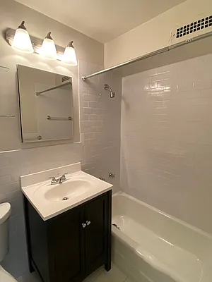 Rented by REAL New York | media 25