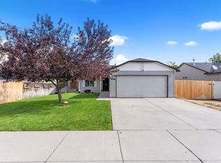 698 E Great Bear St, Kuna, ID 83634