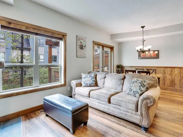 121 SW Kananaskis Way #102, Canmore, AB T1W 2X2