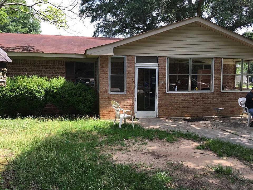 1st image of 137 Cypress Ln