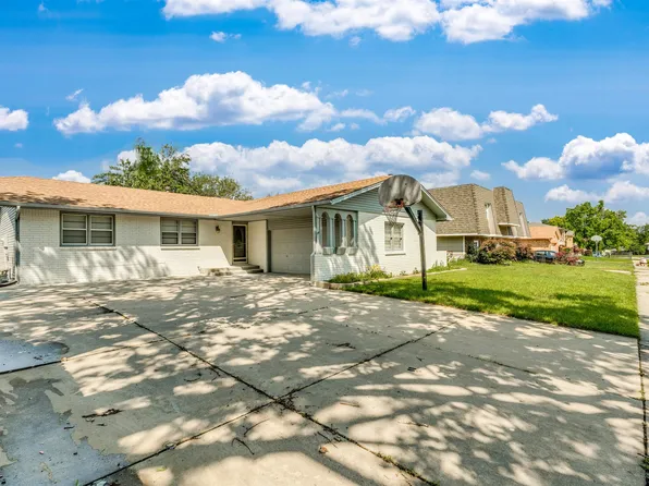 2341 S Lori Ln, Wichita, KS 67207